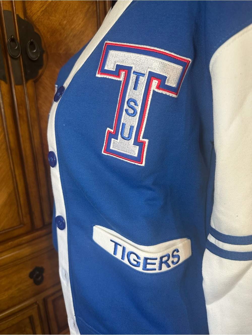 TSU Tigers Tennessee State Univer Embroidered Varsity Cardigan XS Fits Women’s M - Picture 5 of 15
